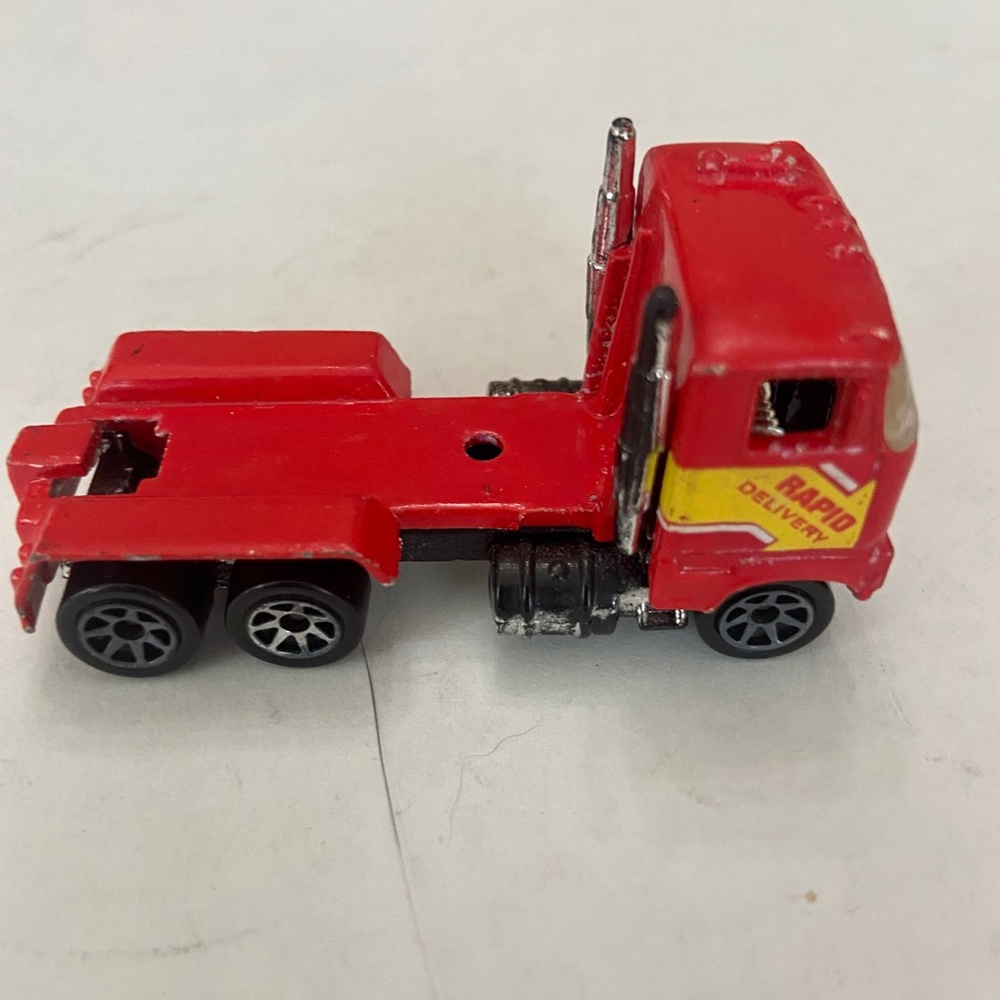 Vintage 1981 Hotwheels-Mattel Inc. Red Truck